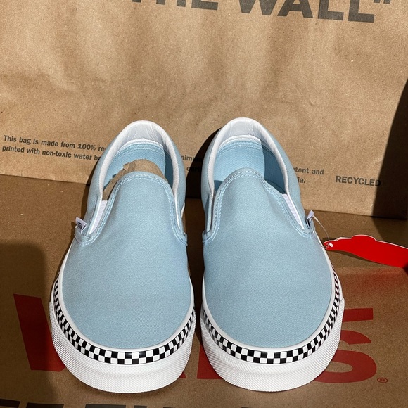 Classic Slip-On Vans - Picture 4 of 10